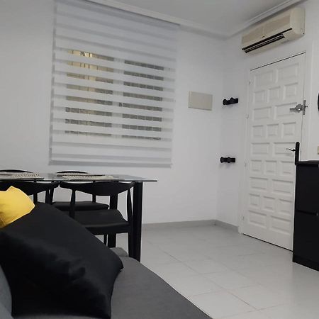 Lovely Apart 3 Minutes To The Beach Torrevieja Exterior foto